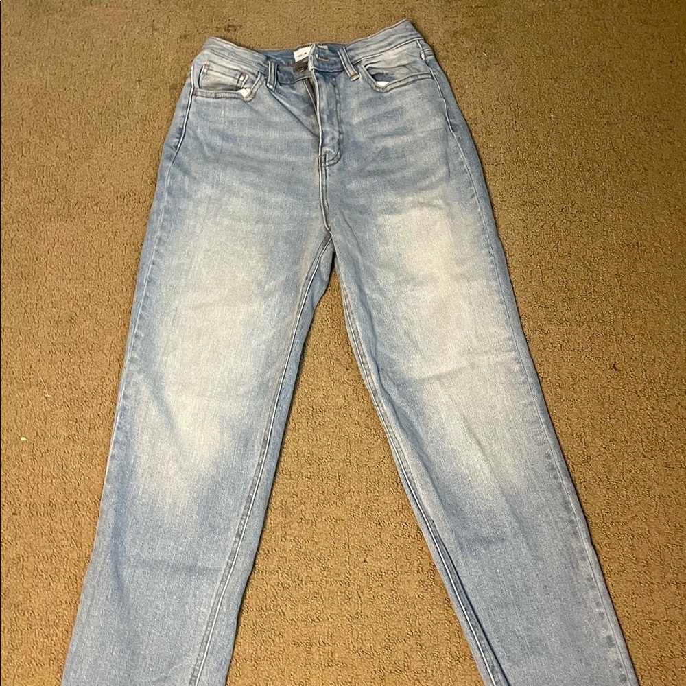 baggy mom jeans